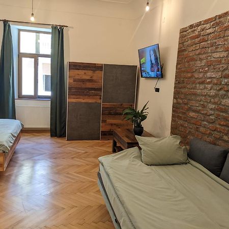 The Industrique Home - 3 Bedroom Apartment Timisoara Esterno foto