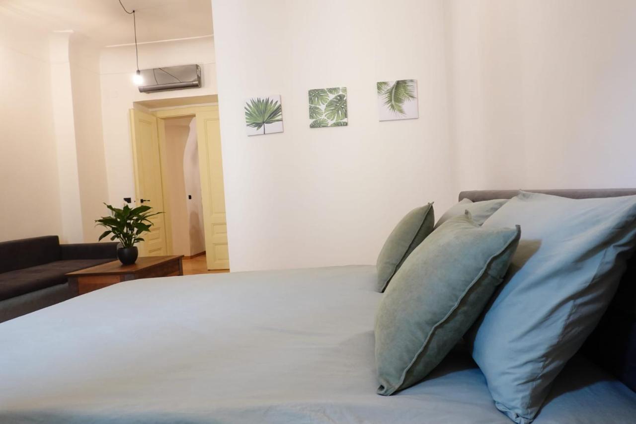 The Industrique Home - 3 Bedroom Apartment Timisoara Esterno foto