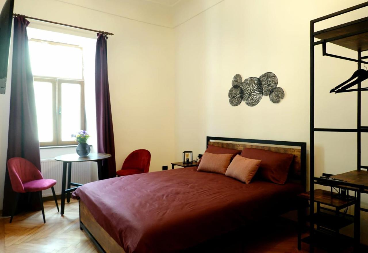 The Industrique Home - 3 Bedroom Apartment Timisoara Esterno foto