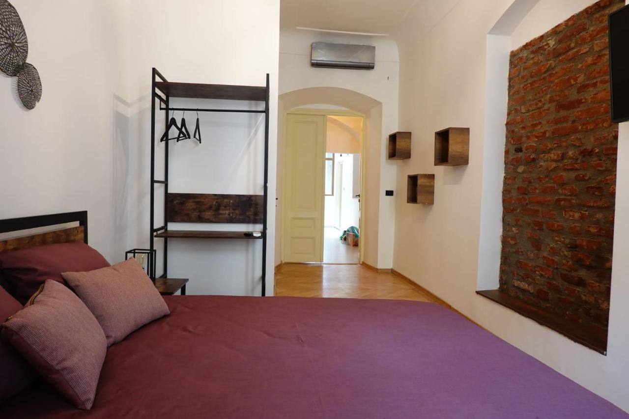 The Industrique Home - 3 Bedroom Apartment Timisoara Esterno foto