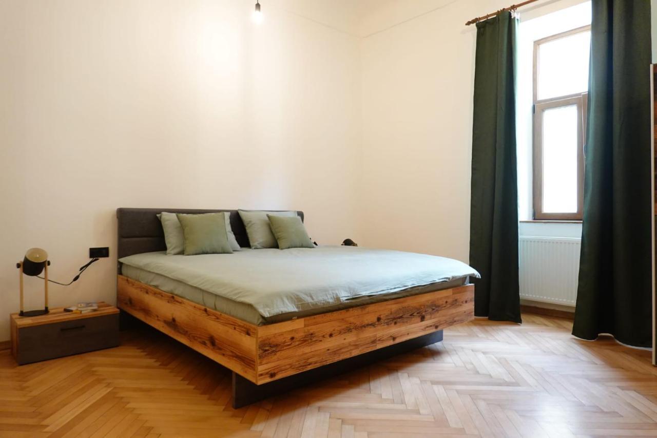 The Industrique Home - 3 Bedroom Apartment Timisoara Esterno foto