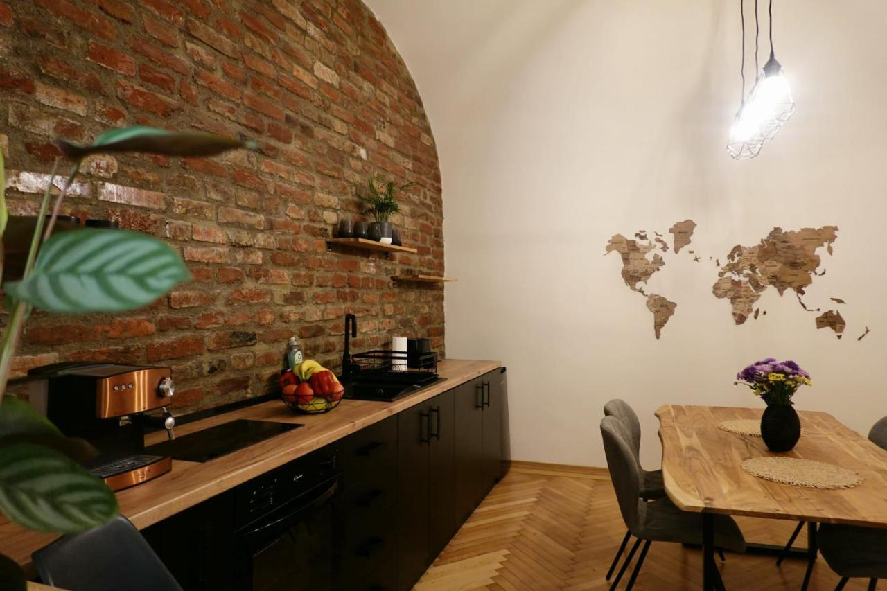 The Industrique Home - 3 Bedroom Apartment Timisoara Esterno foto
