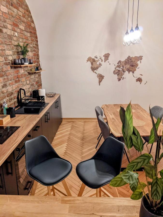 The Industrique Home - 3 Bedroom Apartment Timisoara Esterno foto