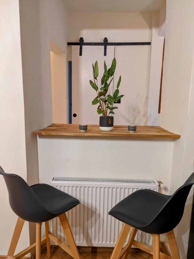 The Industrique Home - 3 Bedroom Apartment Timisoara Esterno foto