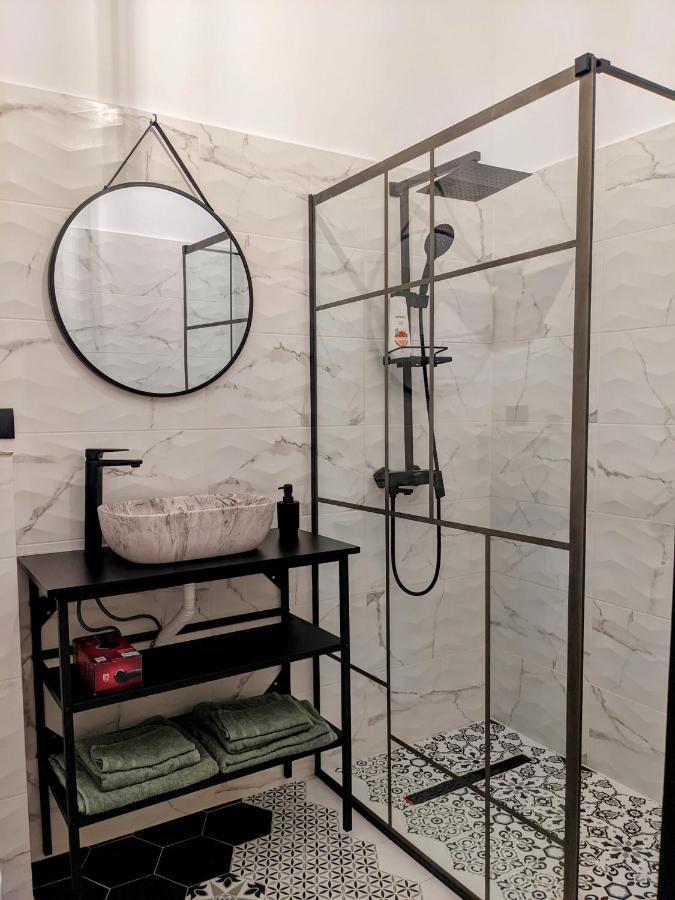 The Industrique Home - 3 Bedroom Apartment Timisoara Esterno foto